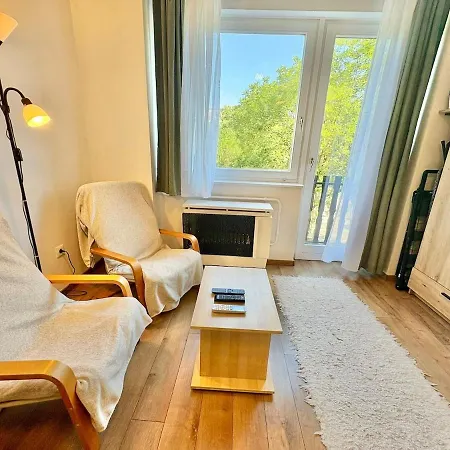 Egressy Cozy Renovated Ac Wifi Lägenhet *