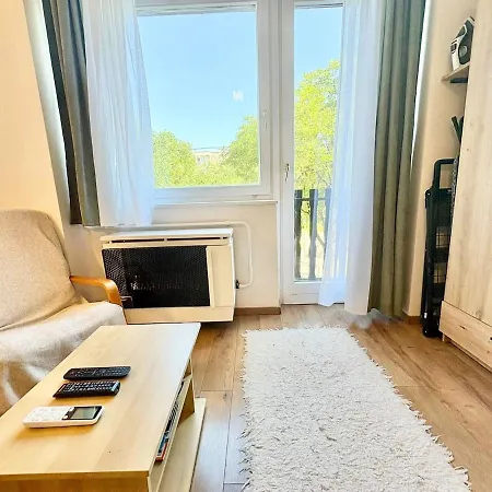 Egressy Cozy Renovated Ac Wifi